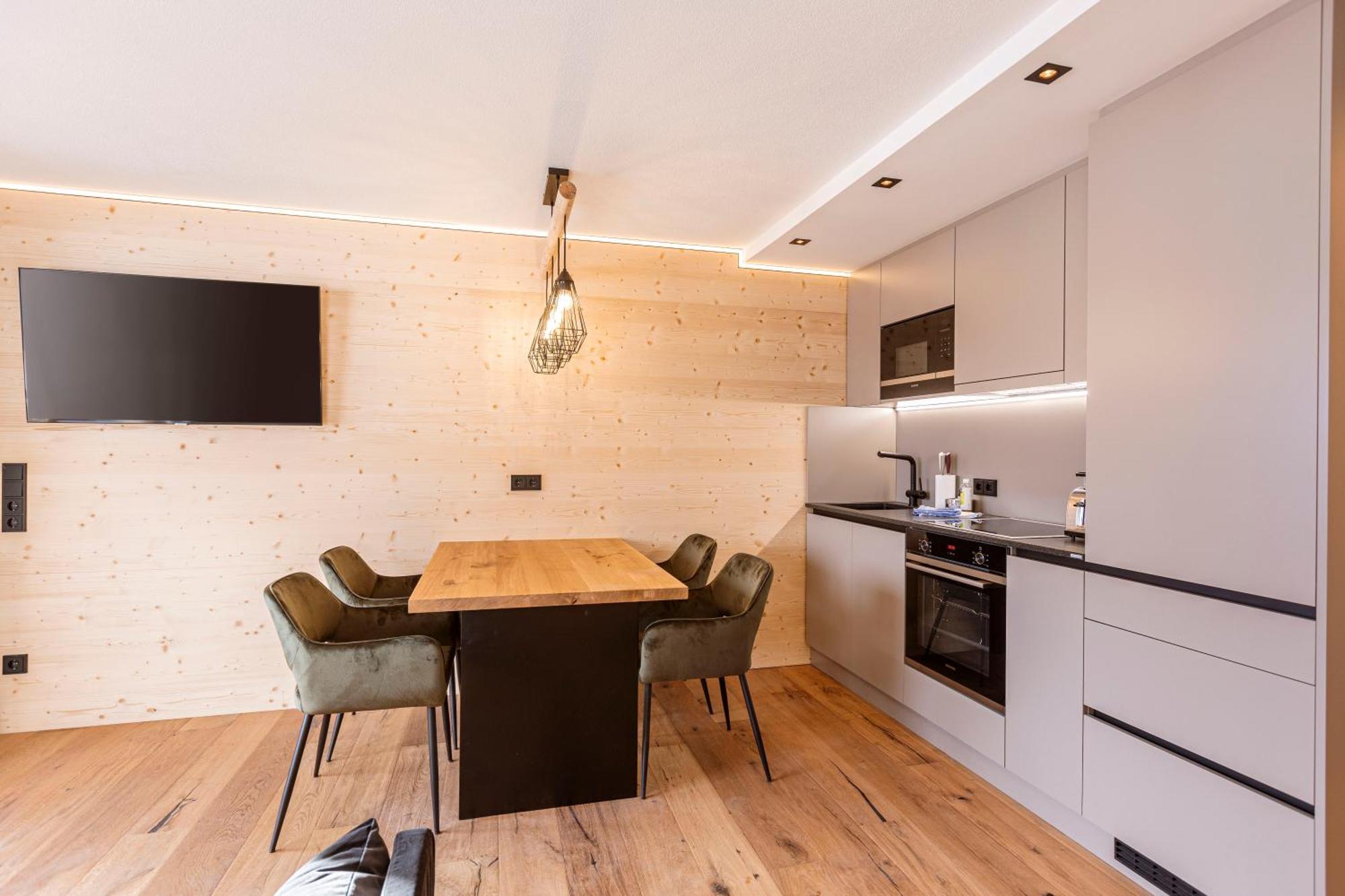 Zugspitz Suites Lermoos By Alps Resorts Bagian luar foto