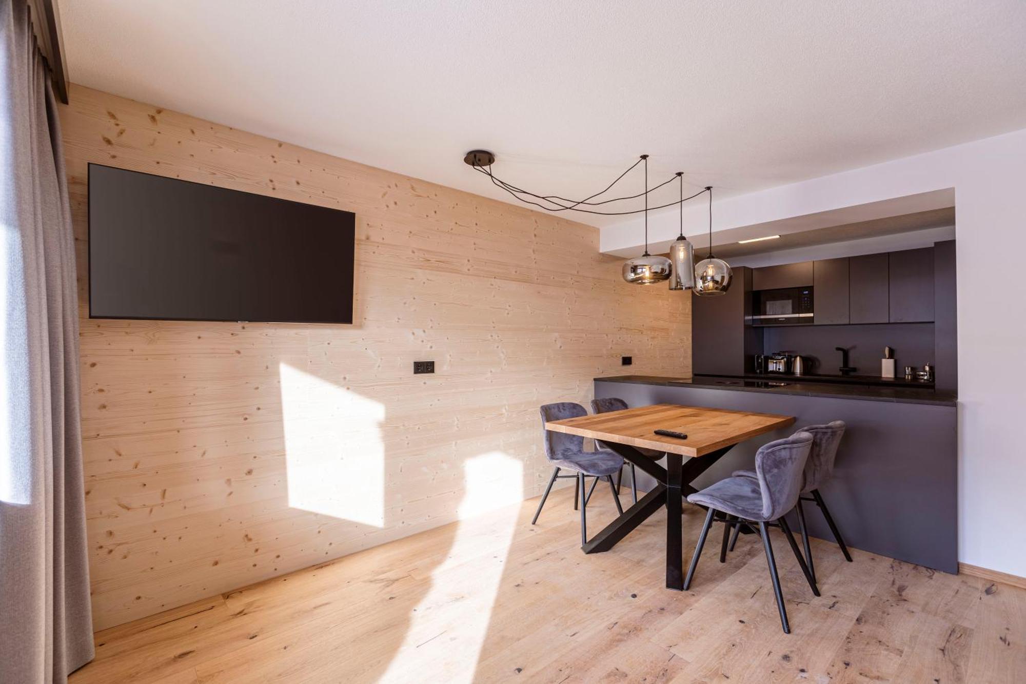 Zugspitz Suites Lermoos By Alps Resorts Bagian luar foto