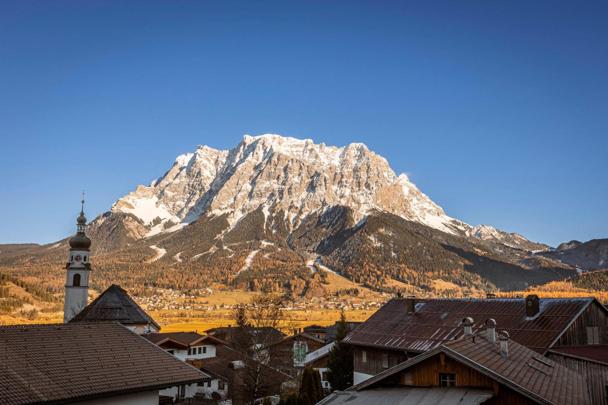 Zugspitz Suites Lermoos By Alps Resorts Bagian luar foto