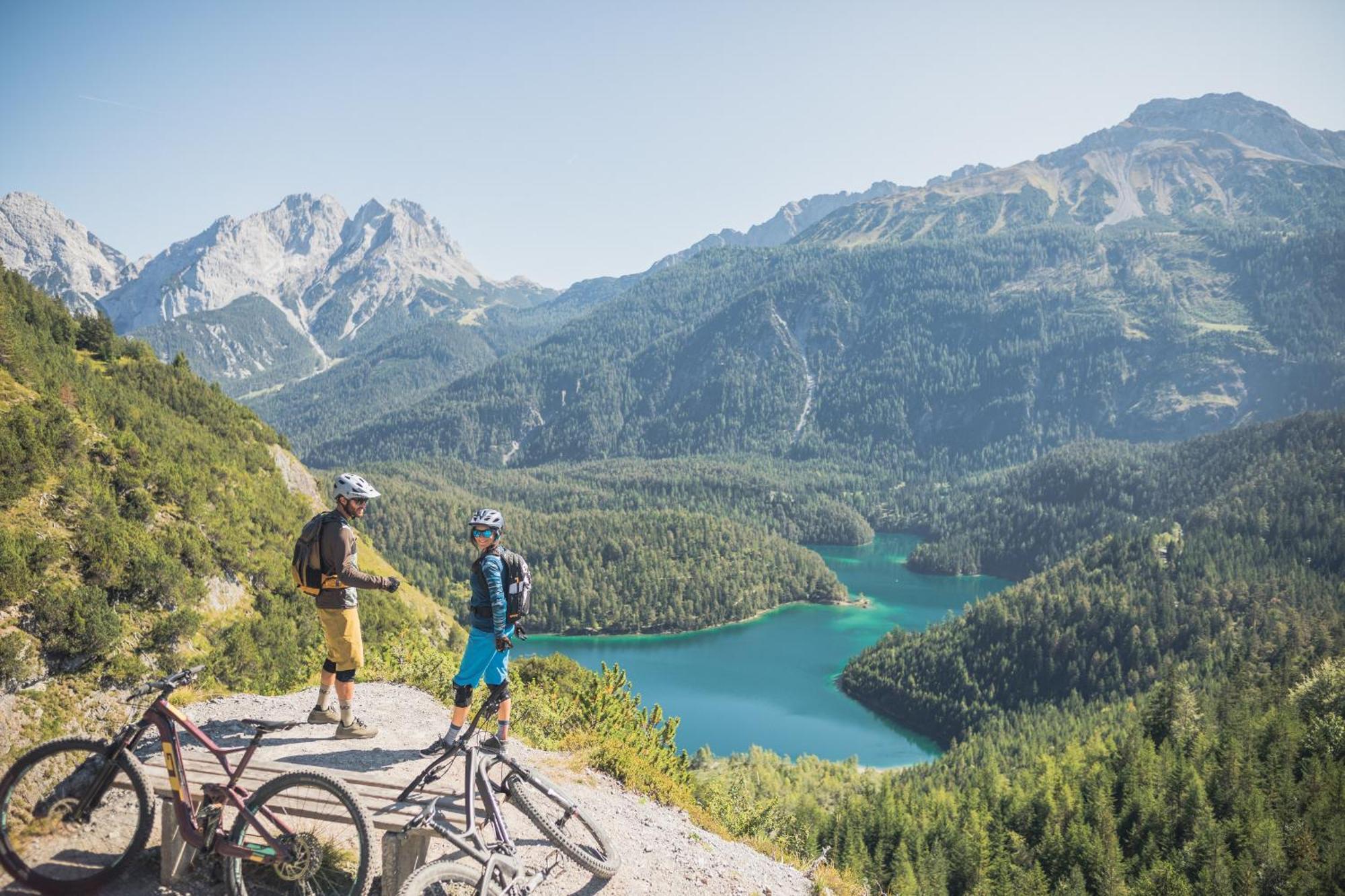 Zugspitz Suites Lermoos By Alps Resorts Bagian luar foto